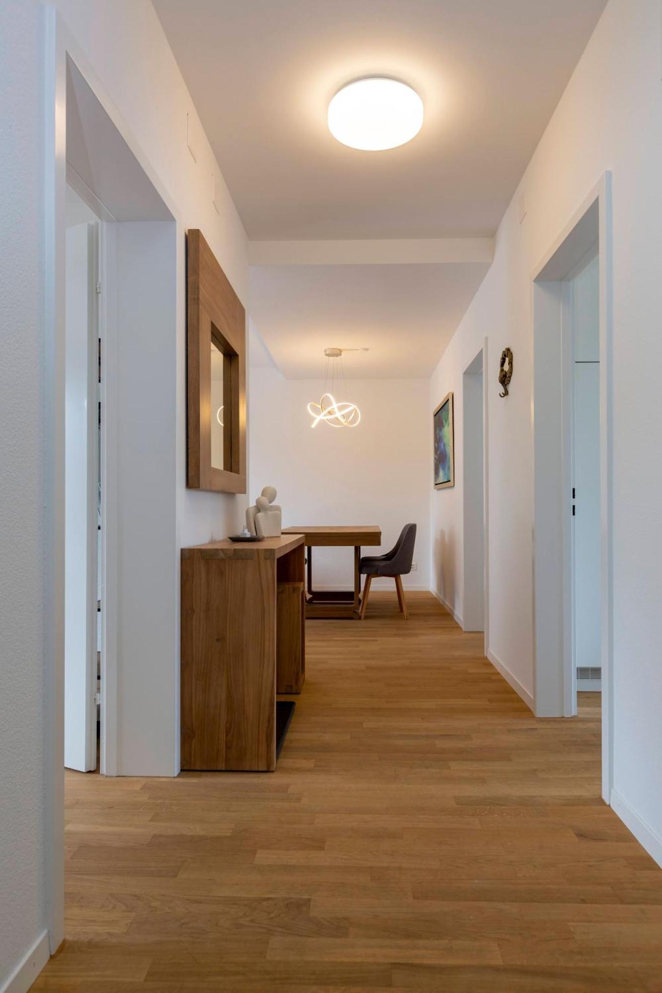 Kaya 4a - Downtown 2br With Balcony Zurigo